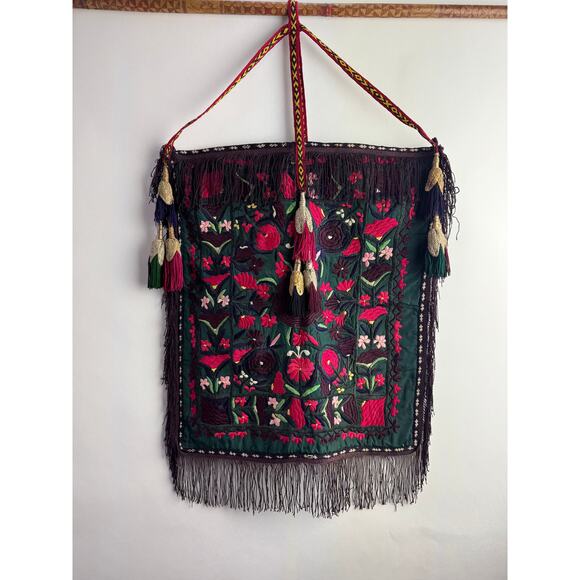 Silk Suzani Hand Embroidered Tapestry Uzbek Tribal Wall Hanging 20th Century - Picture 1 of 15